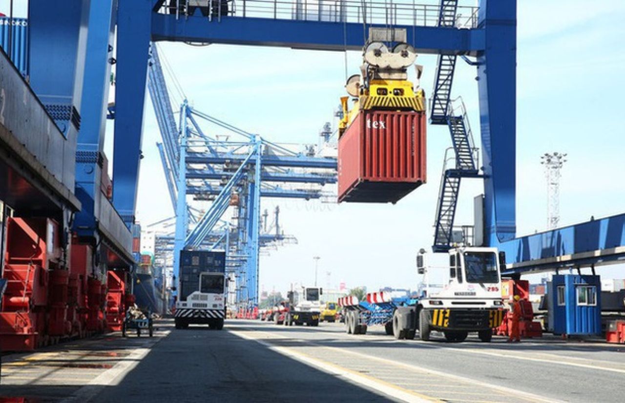 Hơn 120.000 tỷ đồng thu ngân sách từ xuất nhập khẩu